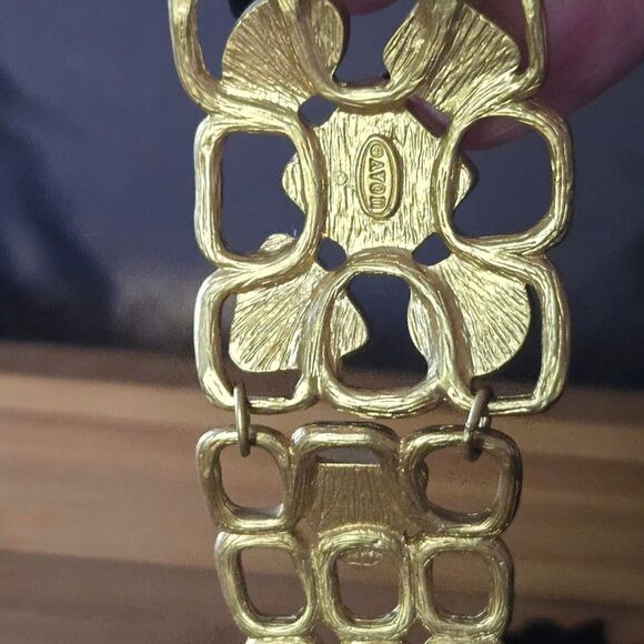 Vintage MCM Avon Women's Gold and White Jewellery - Picture 7 of 8